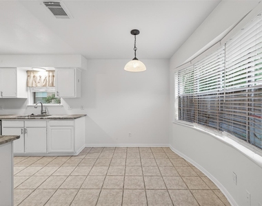 12818 Westella Drive - Photo Thumbnail 13