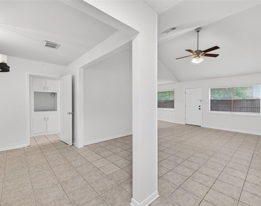 12818 Westella Drive - Photo Thumbnail 6