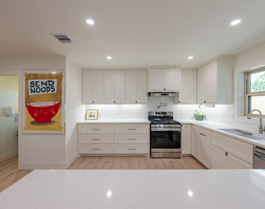 5326 Carew Street - Photo Thumbnail 14