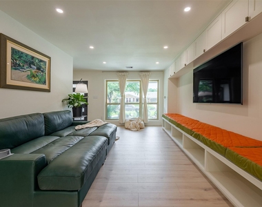 5326 Carew Street - Photo Thumbnail 3