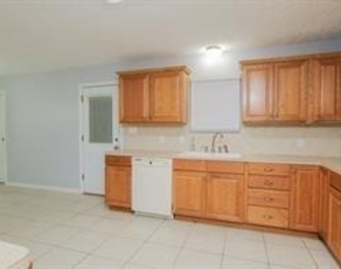 214 Kimswick Court - Photo Thumbnail 8