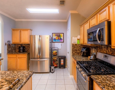 10 Delphinium Place - Photo Thumbnail 15