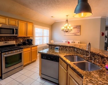 10 Delphinium Place - Photo Thumbnail 16