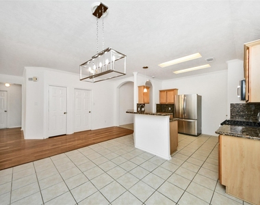10 Delphinium Place - Photo Thumbnail 16