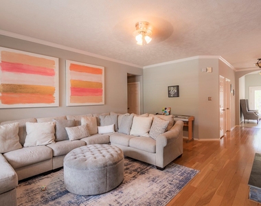 10 Delphinium Place - Photo Thumbnail 18