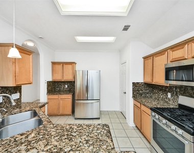 10 Delphinium Place - Photo Thumbnail 14