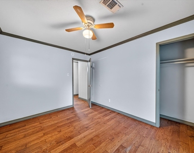 5725 Melanite Avenue - Photo Thumbnail 10