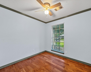5725 Melanite Avenue - Photo Thumbnail 7