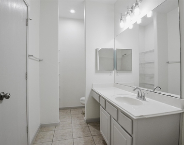 6627 Stonecross Creek Lane - Photo Thumbnail 19
