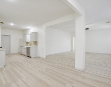 6627 Stonecross Creek Lane - Photo Thumbnail 4