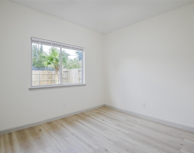 6627 Stonecross Creek Lane - Photo Thumbnail 23
