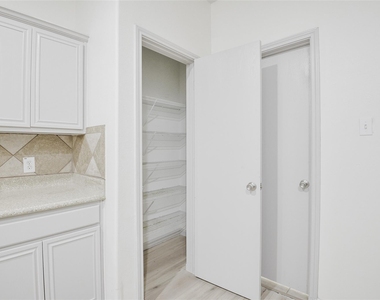 6627 Stonecross Creek Lane - Photo Thumbnail 9