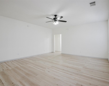 6627 Stonecross Creek Lane - Photo Thumbnail 13