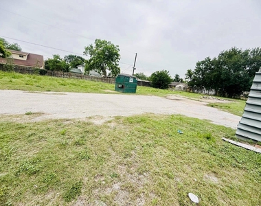 3910 Anderson Road - Photo Thumbnail 8