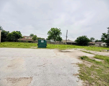 3910 Anderson Road - Photo Thumbnail 3