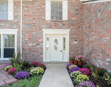 5410 Forest Trails Drive - Photo Thumbnail 3