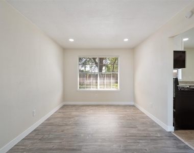 5410 Forest Trails Drive - Photo Thumbnail 9
