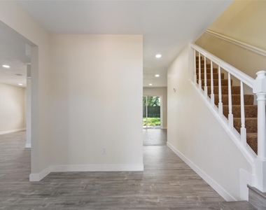 5410 Forest Trails Drive - Photo Thumbnail 5