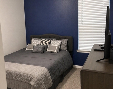 12646 Barclay Terrace Drive - Photo Thumbnail 11