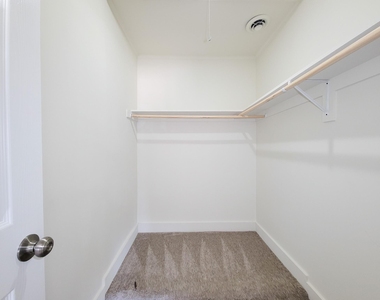 133 S Yaupon Street - Photo Thumbnail 7