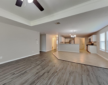 7906 Buffalo View Lane - Photo Thumbnail 3