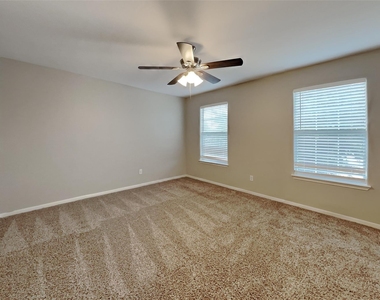 7906 Buffalo View Lane - Photo Thumbnail 12