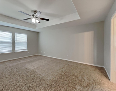 7906 Buffalo View Lane - Photo Thumbnail 6