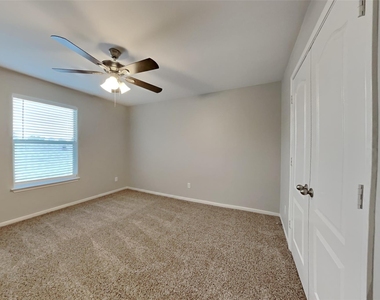 7906 Buffalo View Lane - Photo Thumbnail 15