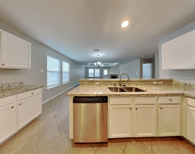 7906 Buffalo View Lane - Photo Thumbnail 5