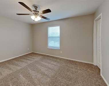 7906 Buffalo View Lane - Photo Thumbnail 14