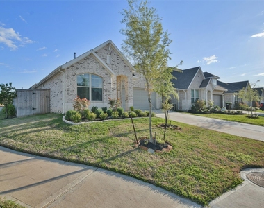 42533 Summer Crest Road - Photo Thumbnail 2
