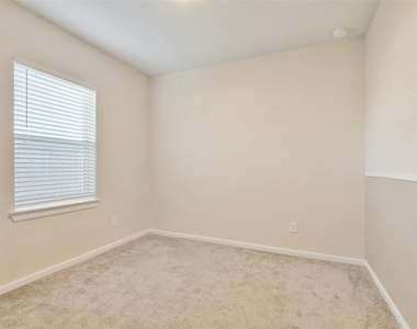 42533 Summer Crest Road - Photo Thumbnail 18