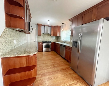 2015 Ansbury Drive - Photo Thumbnail 3