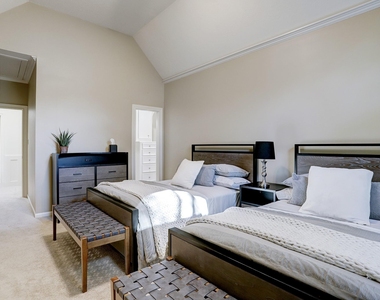 127 E Bracebridge Circle - Photo Thumbnail 34