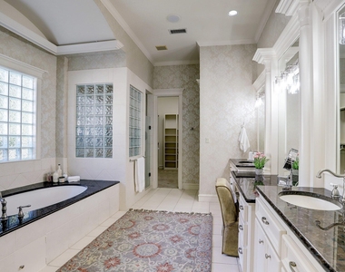 127 E Bracebridge Circle - Photo Thumbnail 14