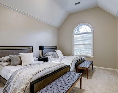 127 E Bracebridge Circle - Photo Thumbnail 33