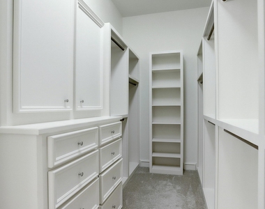 127 E Bracebridge Circle - Photo Thumbnail 17