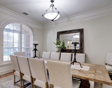 127 E Bracebridge Circle - Photo Thumbnail 4