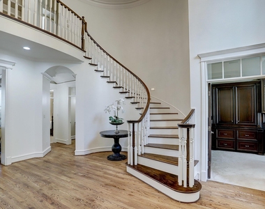 127 E Bracebridge Circle - Photo Thumbnail 6