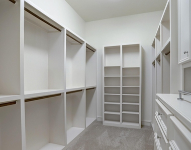 127 E Bracebridge Circle - Photo Thumbnail 15
