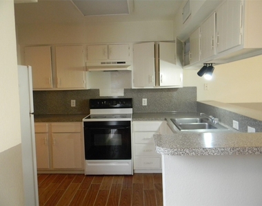9200 West Bellfort Street - Photo Thumbnail 11