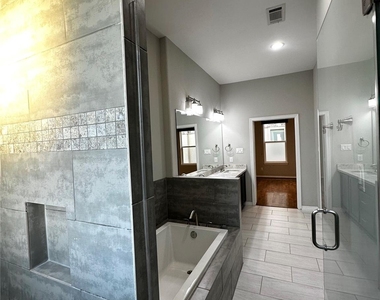 1621 Shearn Street - Photo Thumbnail 20