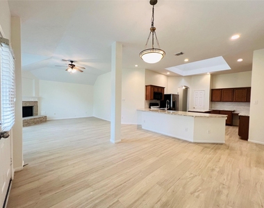 2606 Atwood Glen Lane - Photo Thumbnail 7