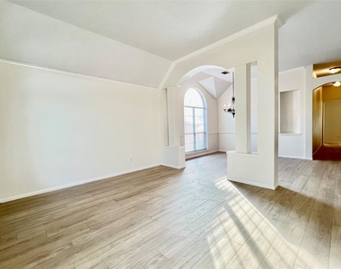 2606 Atwood Glen Lane - Photo Thumbnail 5