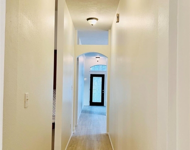 2606 Atwood Glen Lane - Photo Thumbnail 17