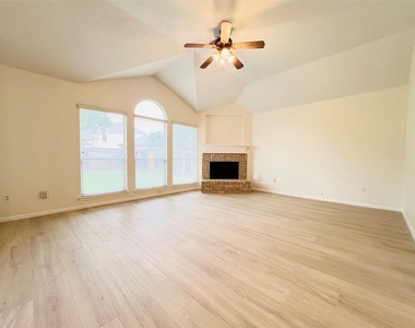 2606 Atwood Glen Lane - Photo Thumbnail 6