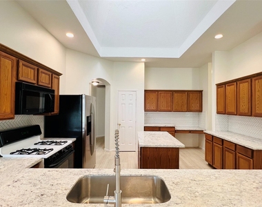 2606 Atwood Glen Lane - Photo Thumbnail 14
