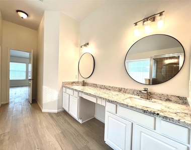 2606 Atwood Glen Lane - Photo Thumbnail 27