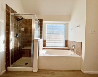 2606 Atwood Glen Lane - Photo Thumbnail 22
