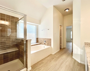 2606 Atwood Glen Lane - Photo Thumbnail 26